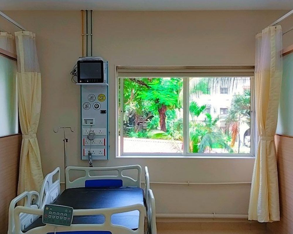 9060A ICU Bed-Head Panel Vertical with instrument shelf